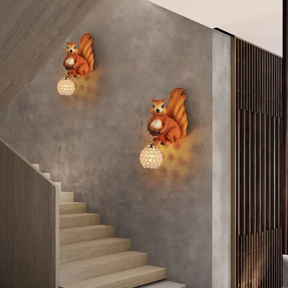 Solandis squirrel wall sconce - Natural finish, staircase lifestyle