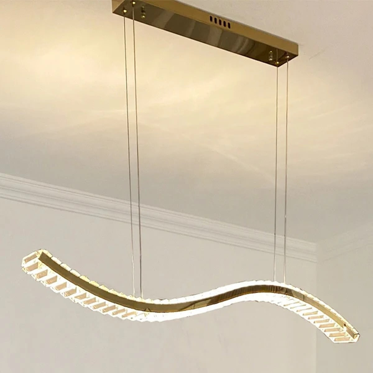Serpentine Crystal Linear Chandelier Oevanthos — Gold finish, warm white