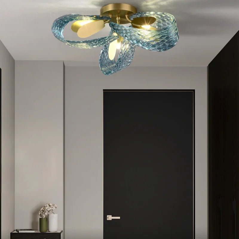 Sculptural Ribbon-Glass Chandelier – Clarion