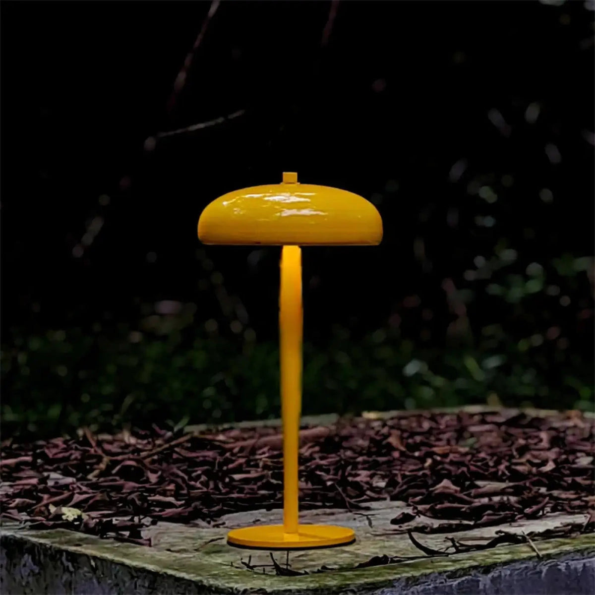 Cmoona lamp – flat disc shade detail from above