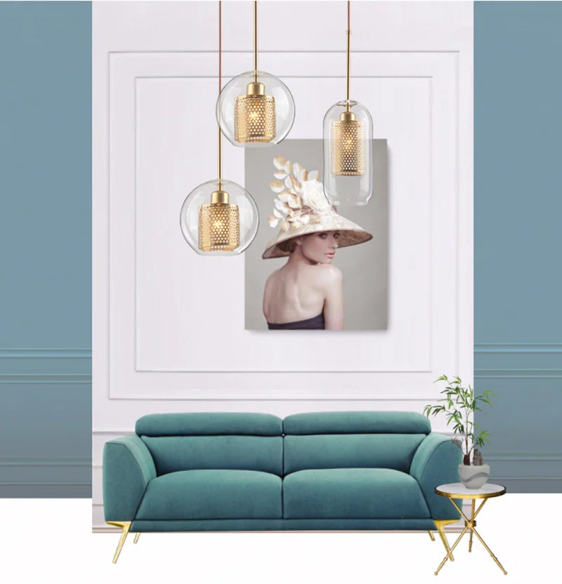 Cast Glass Globe Pendant Light Wuaelindra – Lifestyle View