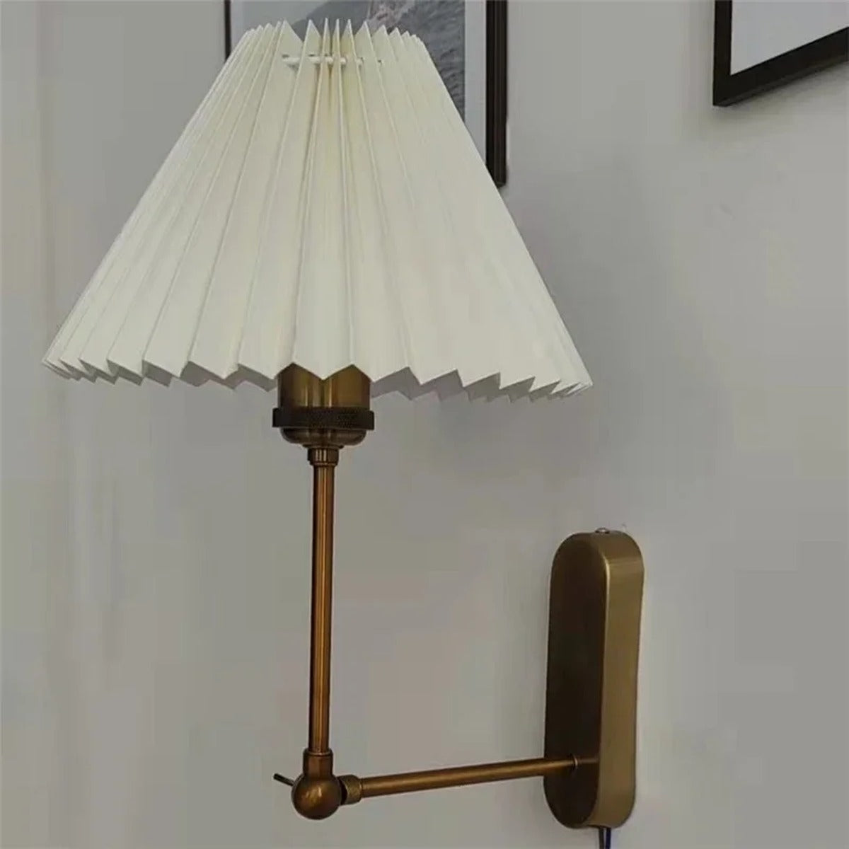 Fan-Pleated Brass Swing-Arm Wall Sconce Ferion — view 1