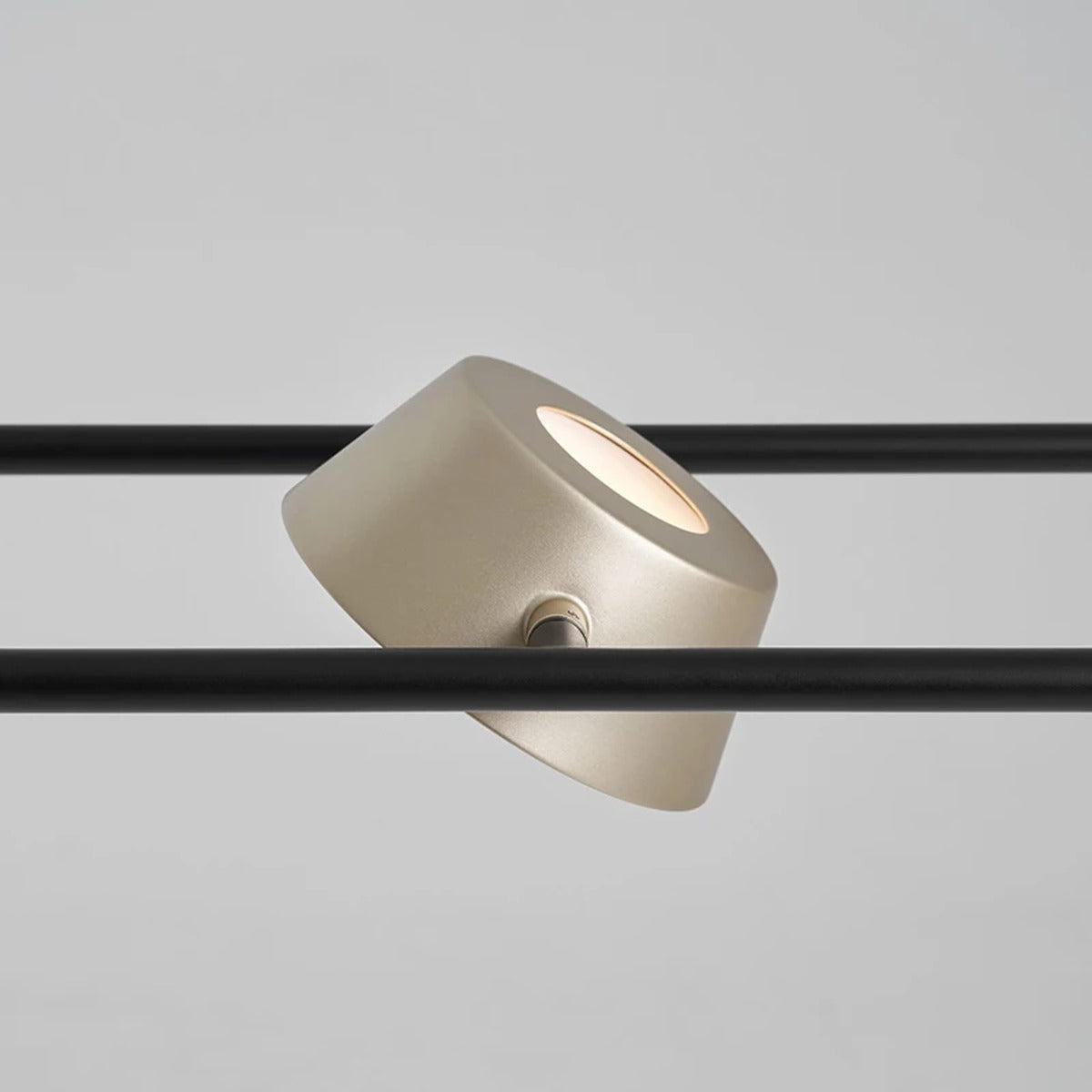 Rotatable 3-Head Linear Pendant Light Kaelston – Product Detail 5