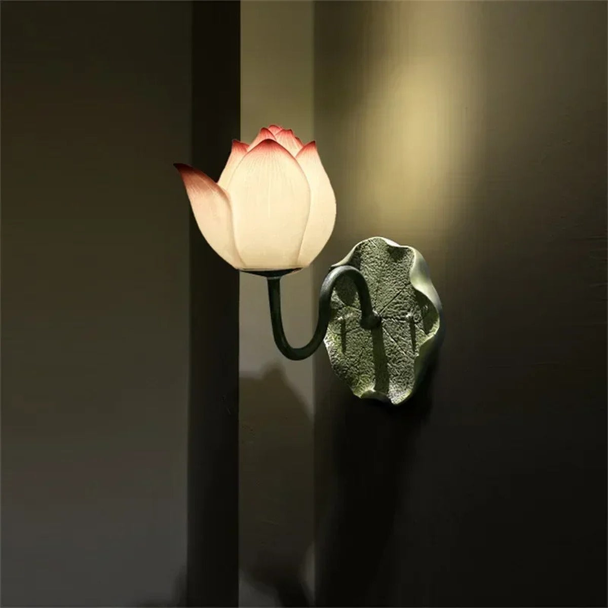 Sculptural Resin Wall Sconce Ethereon – Product Detail 5