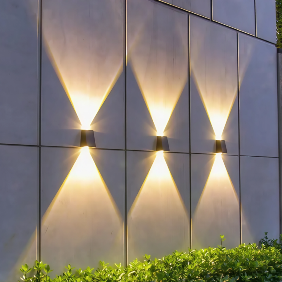 Geometric Metal Outdoor Light Hiron – Hero Shot