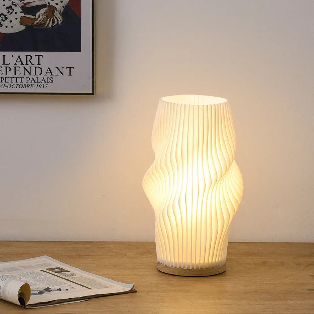 Lourna lamp – organic undulating pleated shade detail close-up