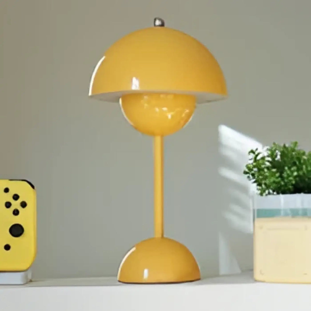 Butter Yellow table lamp