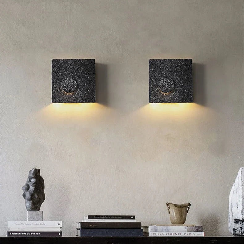 Sculptural Stone-Effect Wall Sconce Velanto – Product Detail 5