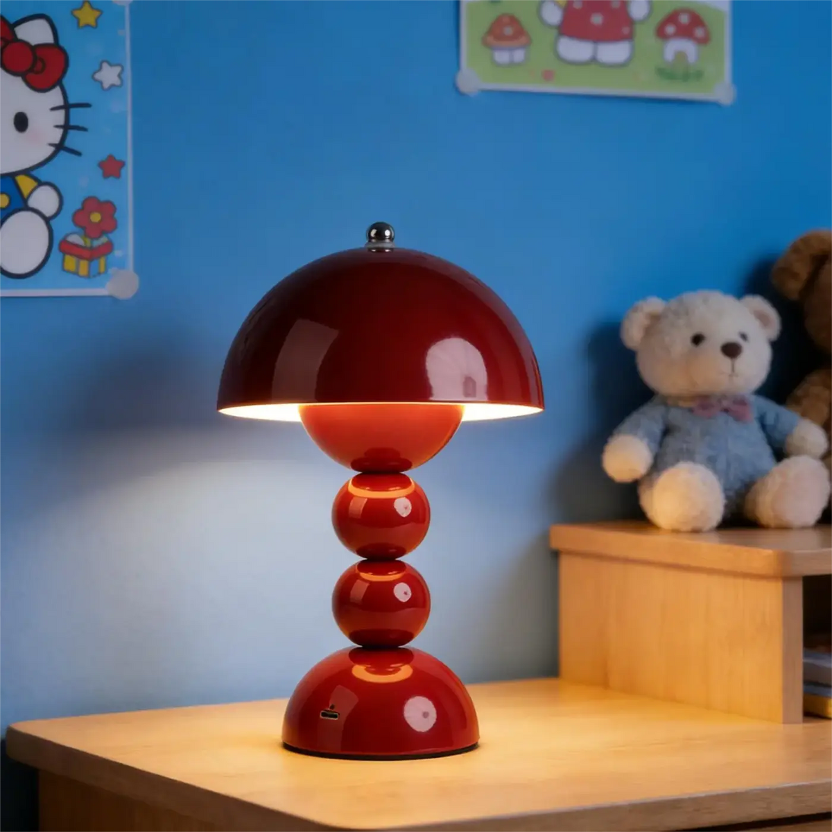 Velvara lamp – dome shade and top sphere detail showing glossy lacquer finish