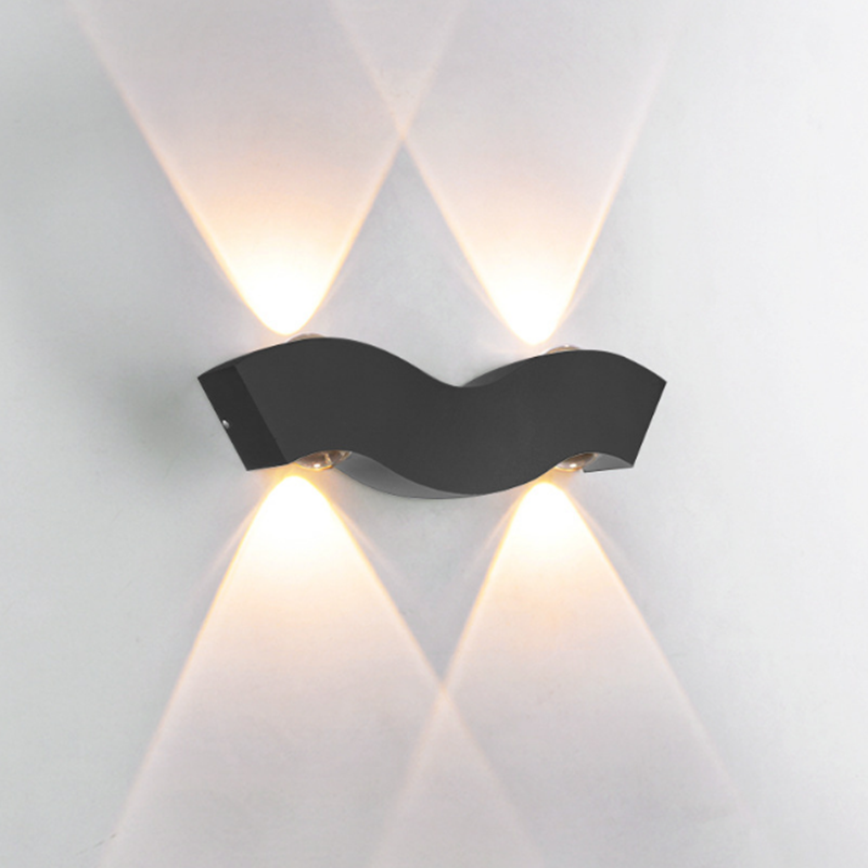 Minimalist Waterproof Compact Outdoor Light Dalnex – Lifestyle View 2