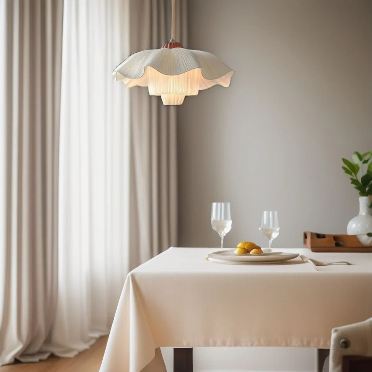 Petal-Form Cloth Pendant Light Xelivon – Dining Room Lifestyle